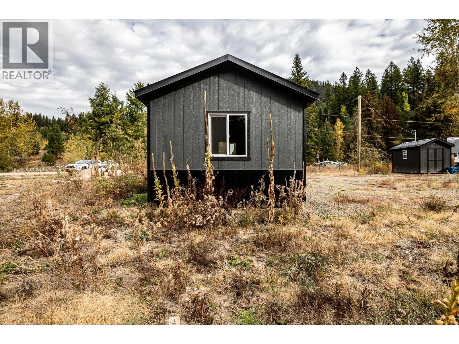 6072 Arnold Road, Salmo