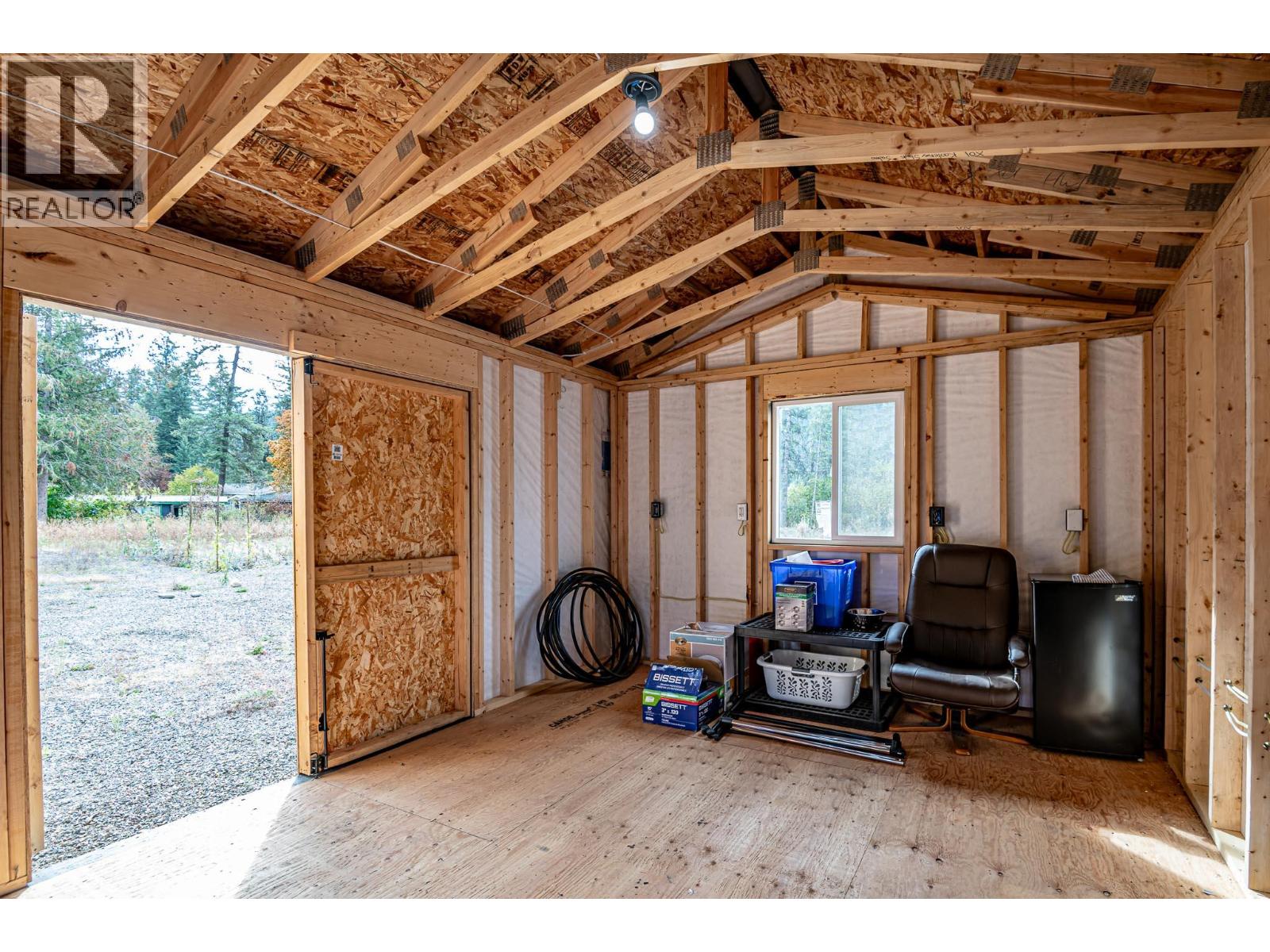 6072 Arnold Road, Salmo