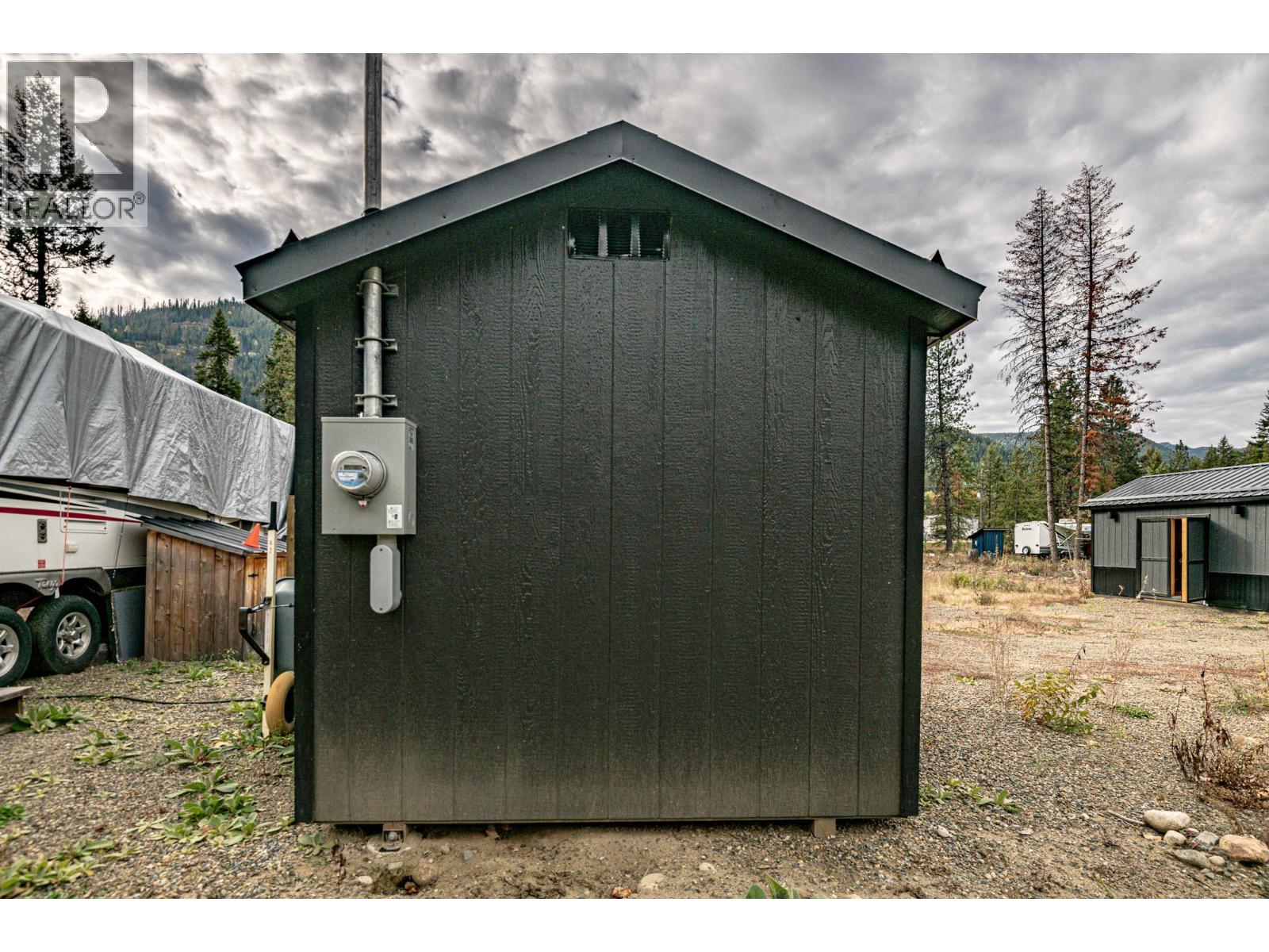 6072 Arnold Road, Salmo