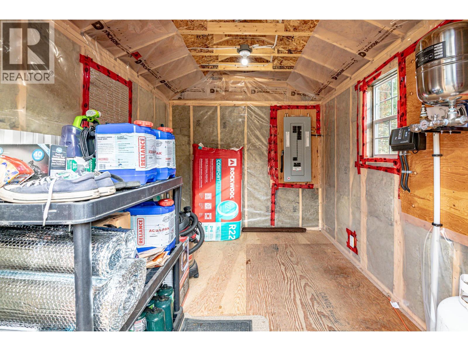 6072 Arnold Road, Salmo