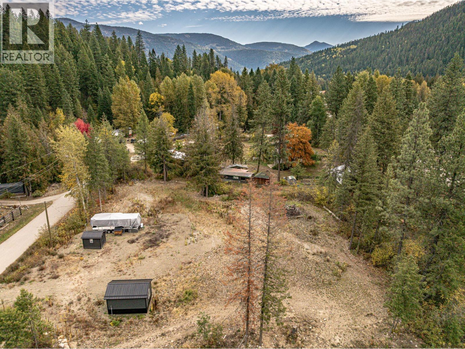 6072 Arnold Road, Salmo