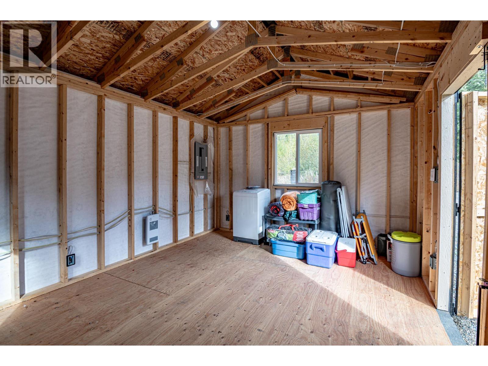 6072 Arnold Road, Salmo