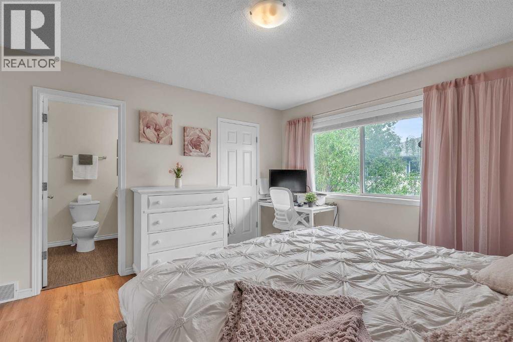 Single Family House for Sale in  Citadel Terrace NW Citadel Calgary 