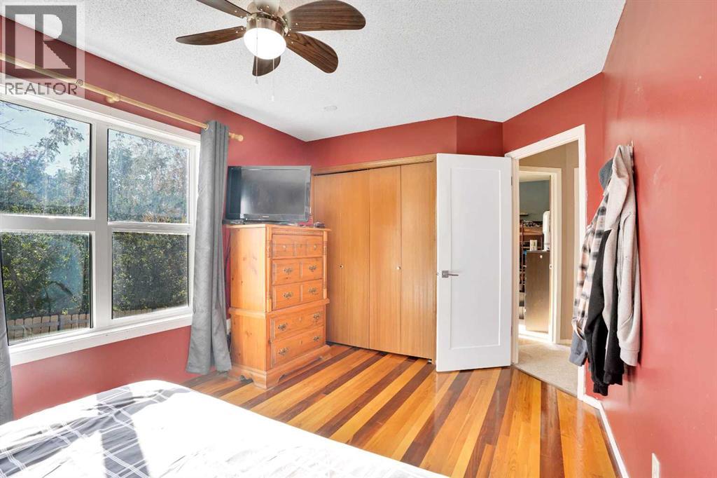 Single Family House 4 Level for Sale in  Shannon Drive SW Shawnessy Calgary 