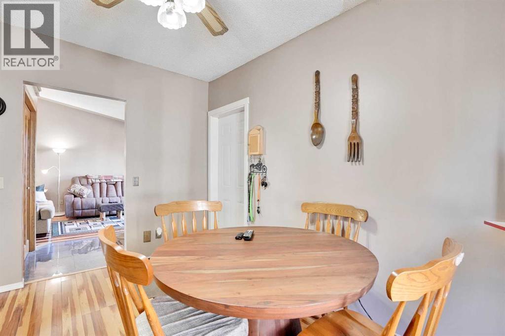Single Family House 4 Level for Sale in  Shannon Drive SW Shawnessy Calgary 