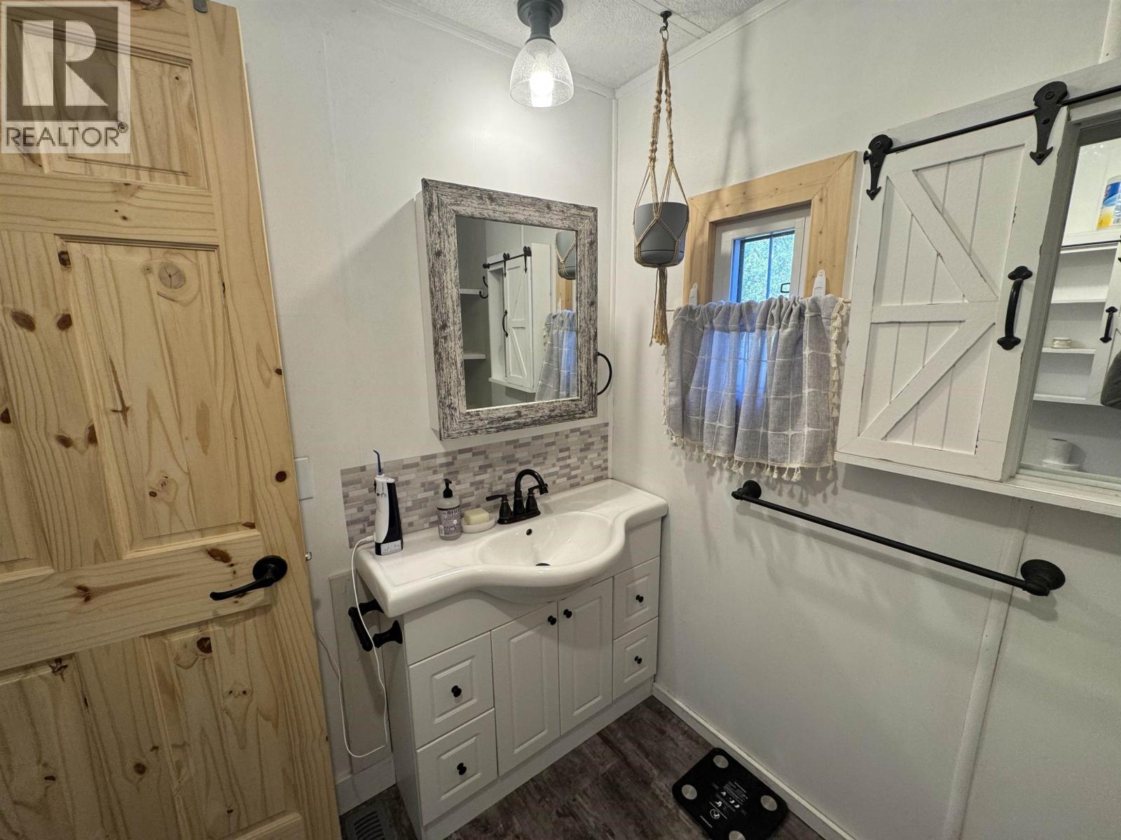 1460 7TH AVENUE, Valemount