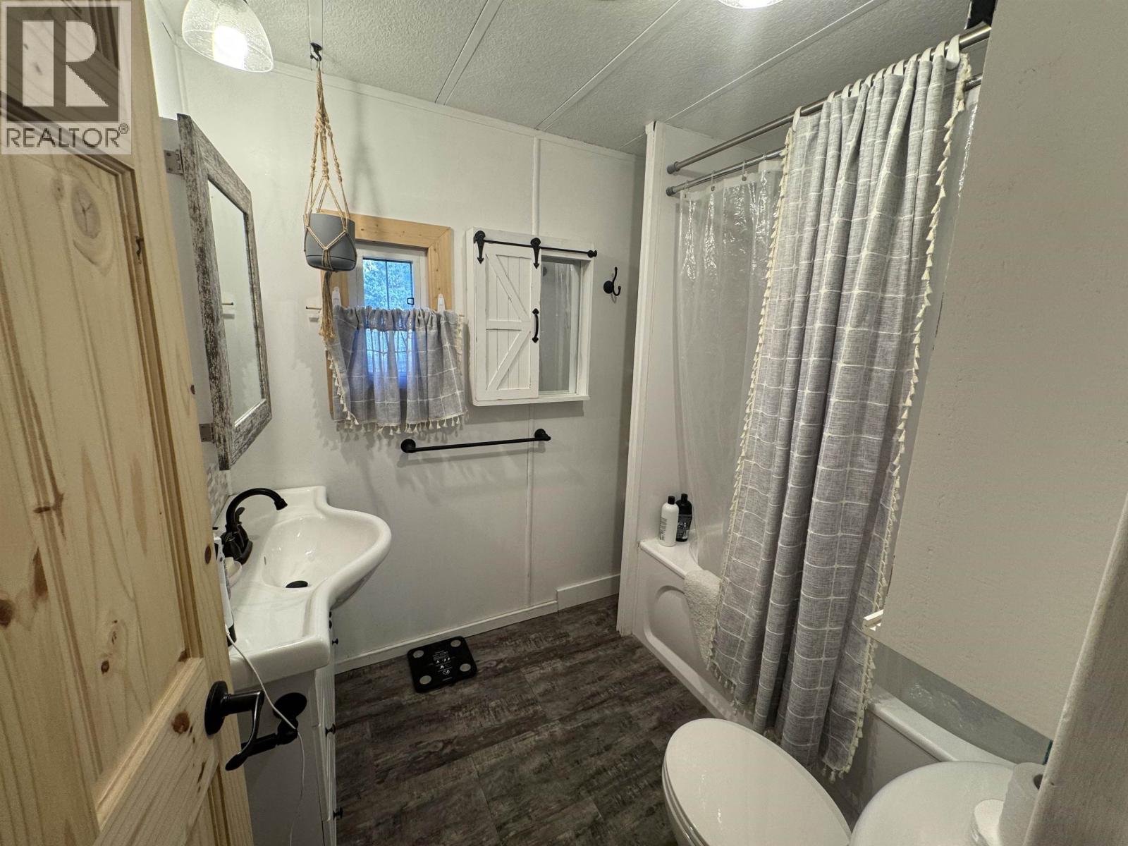 1460 7TH AVENUE, Valemount