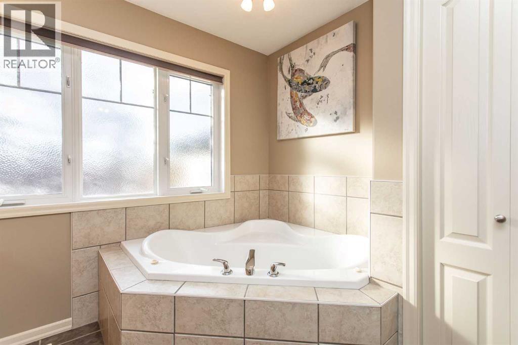 35 Woodrow Close, Red Deer
