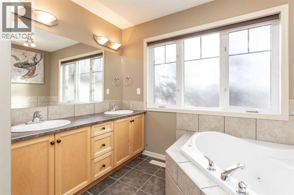 35 Woodrow Close, Red Deer