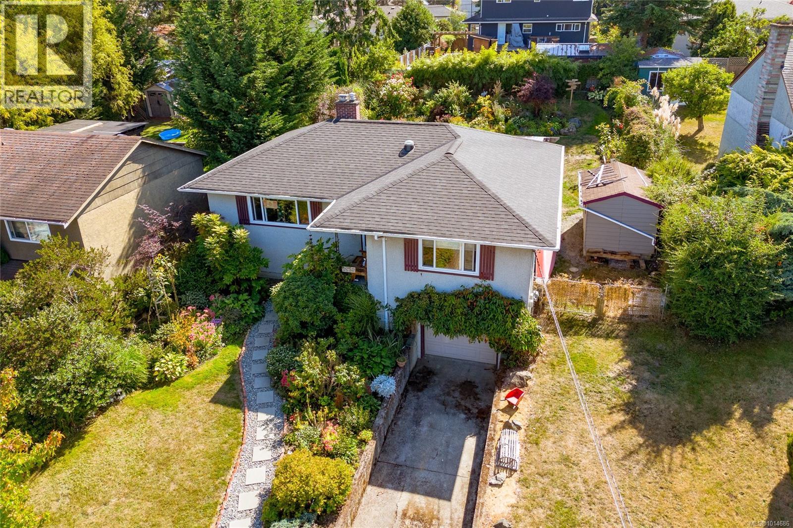 645 Baker St, Saanich
