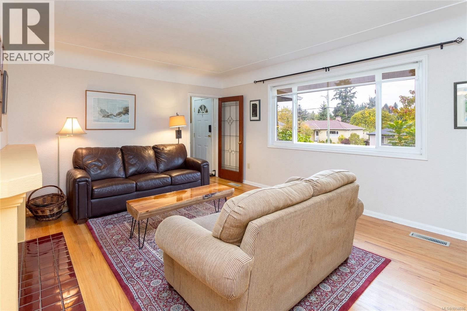 645 Baker St, Saanich