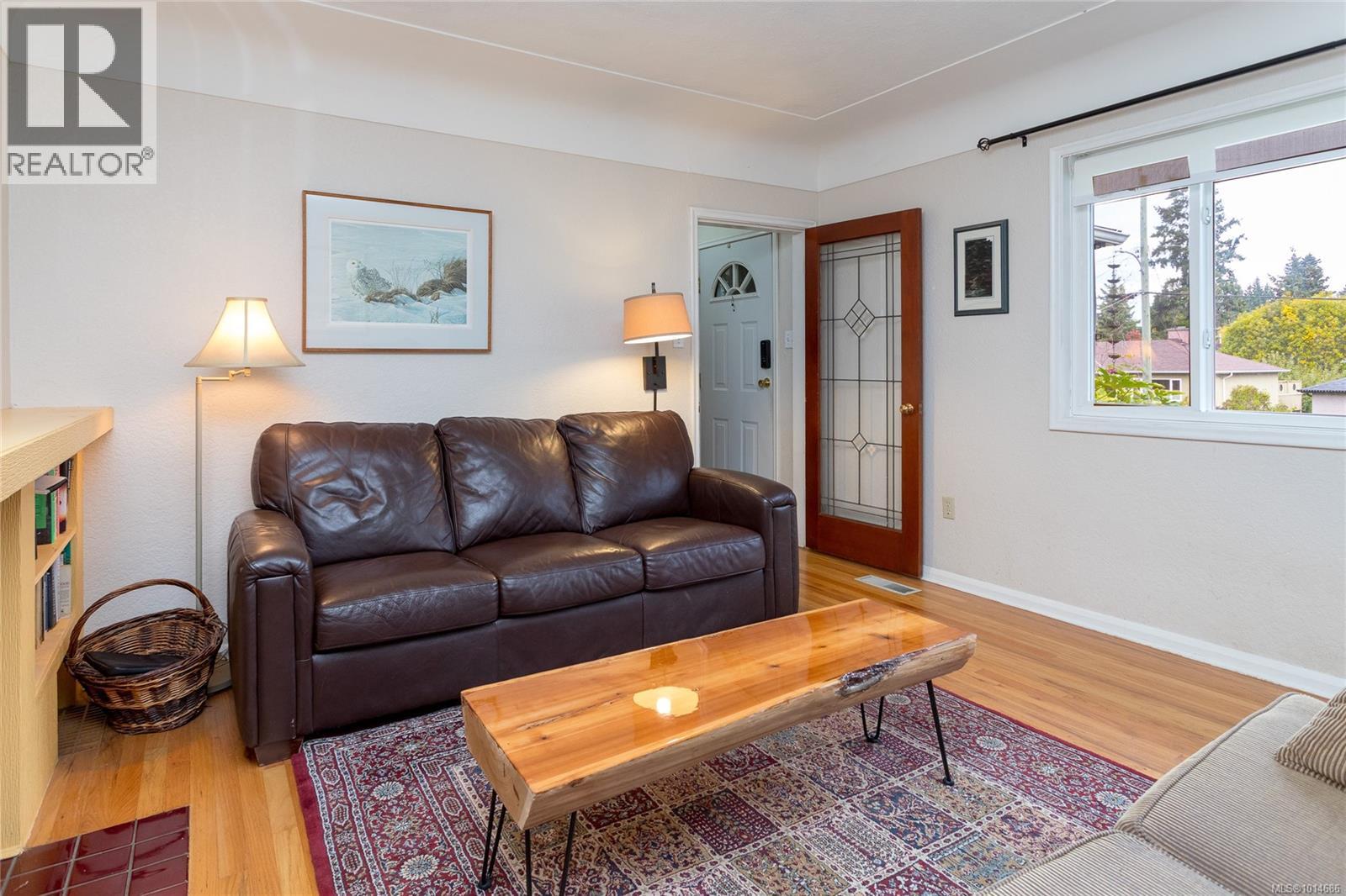 645 Baker St, Saanich