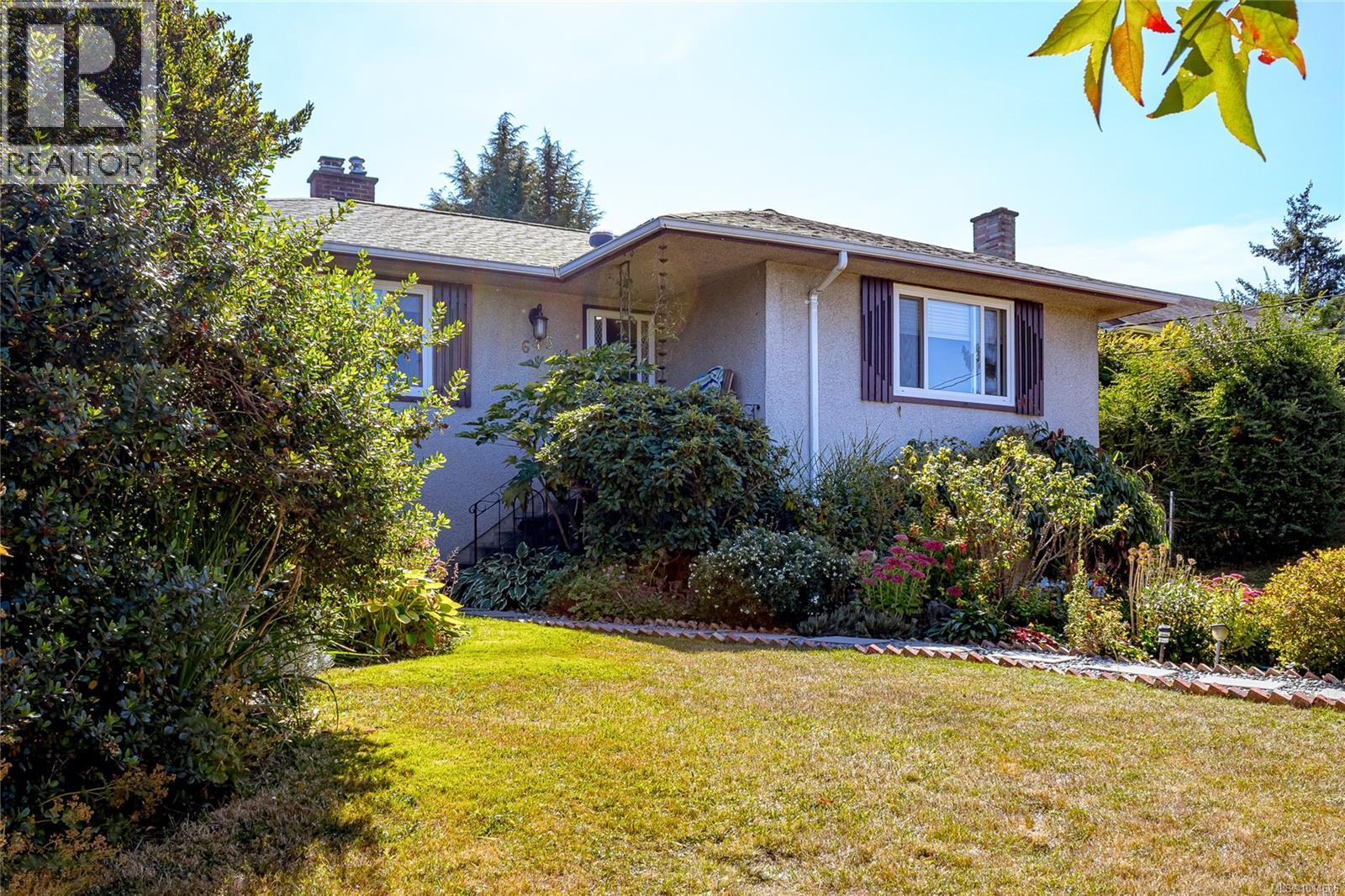 645 Baker St, Saanich