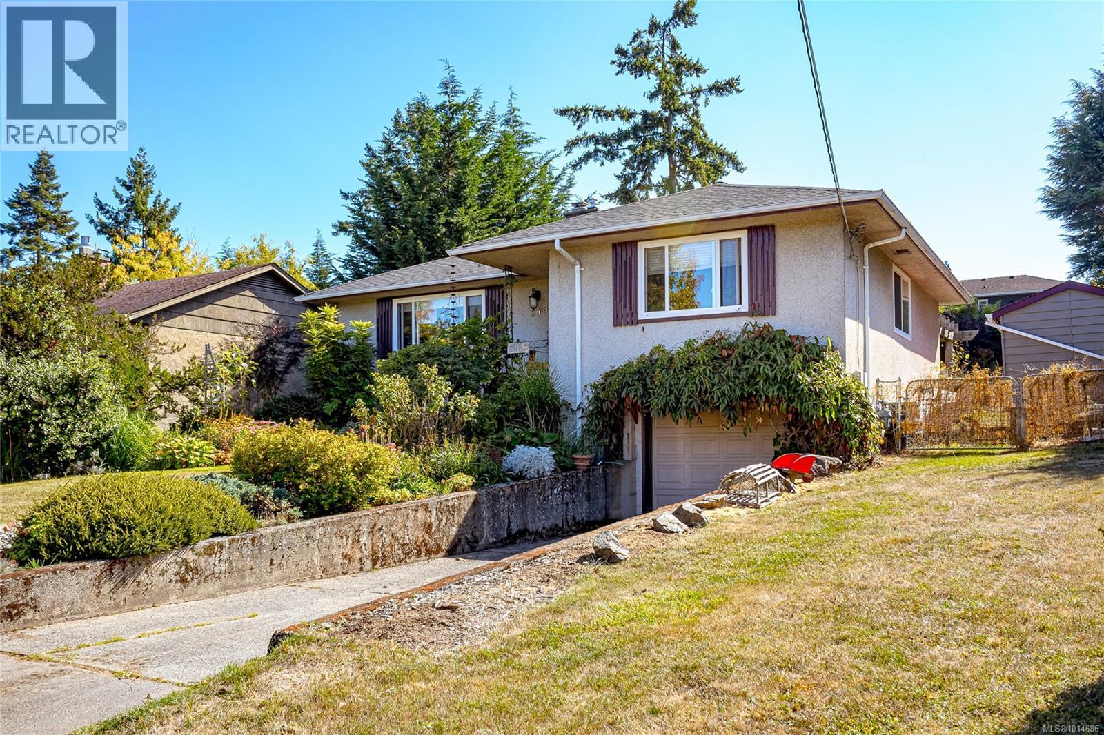 645 Baker St, Saanich