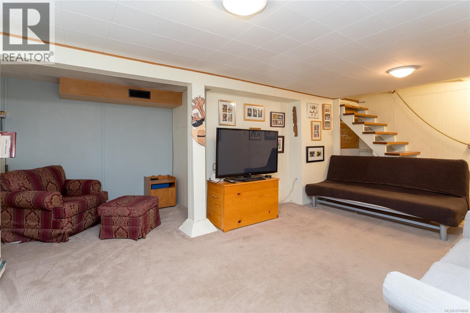 645 Baker St, Saanich