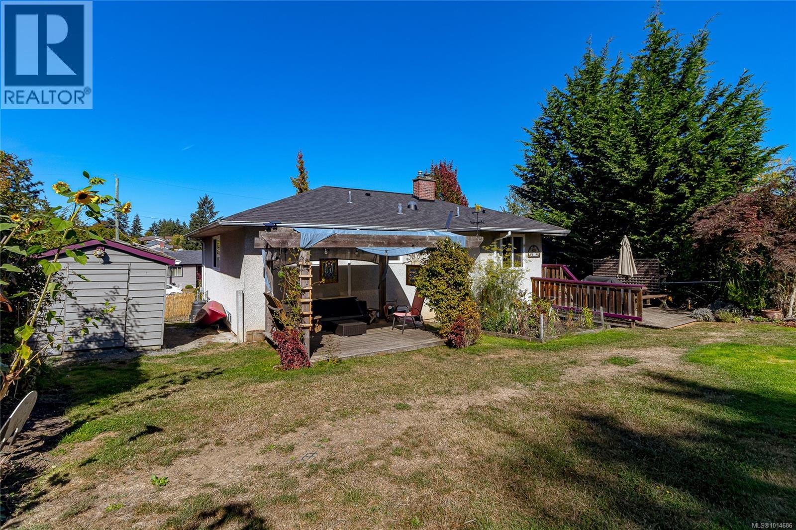 645 Baker St, Saanich