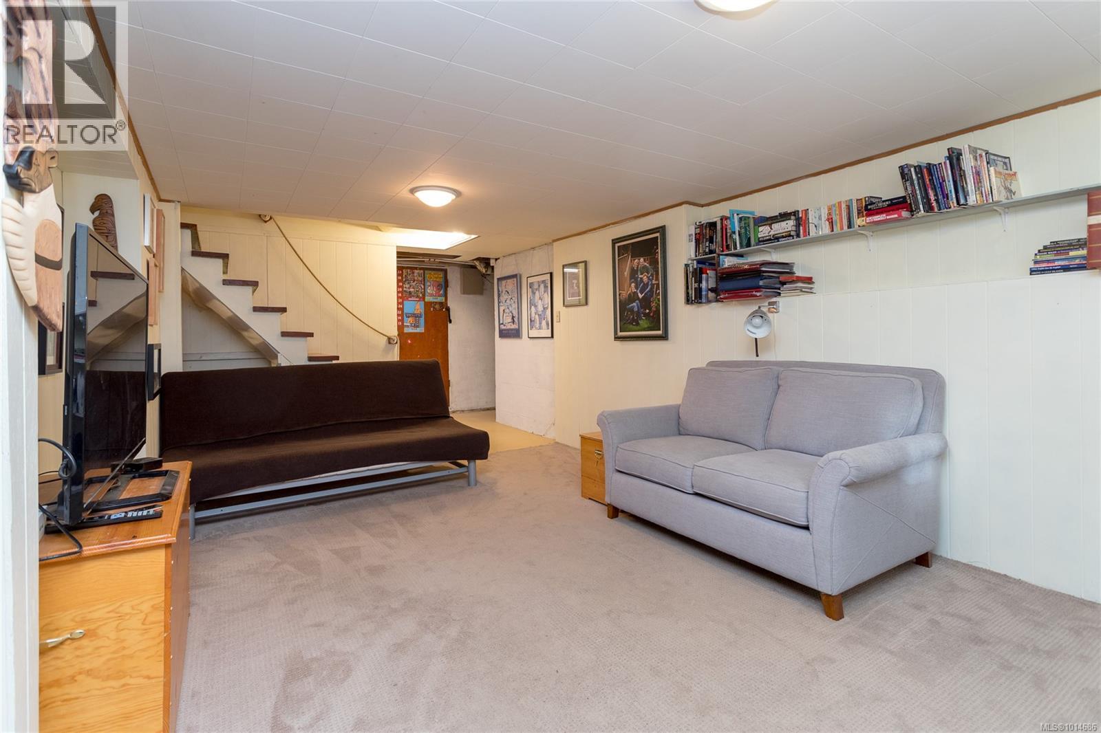 645 Baker St, Saanich