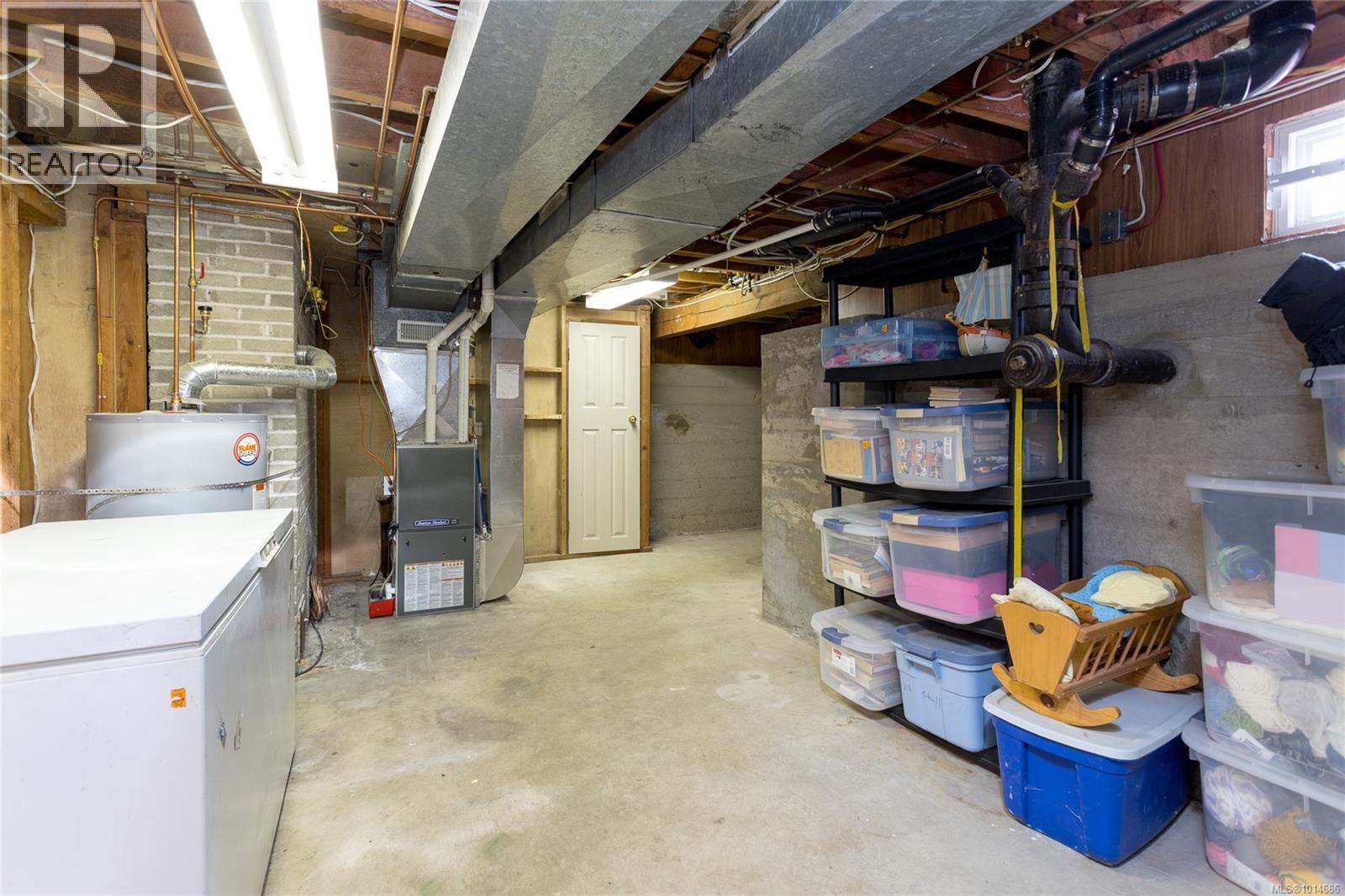 645 Baker St, Saanich