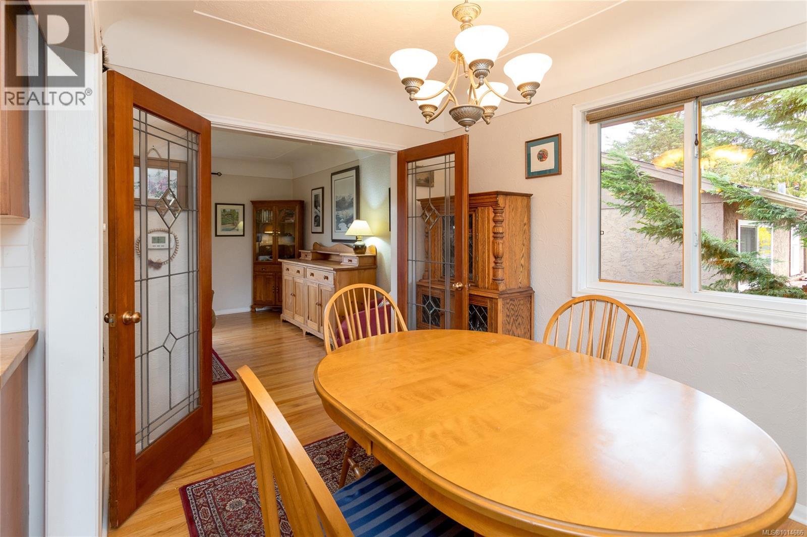 645 Baker St, Saanich