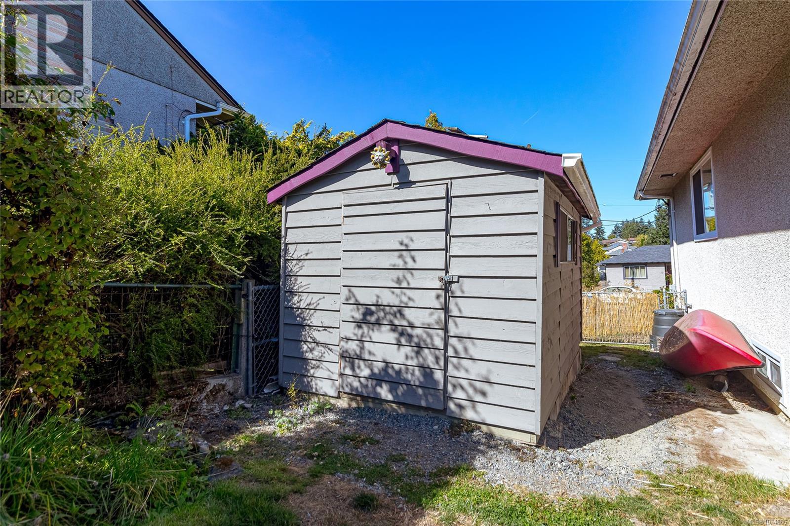 645 Baker St, Saanich