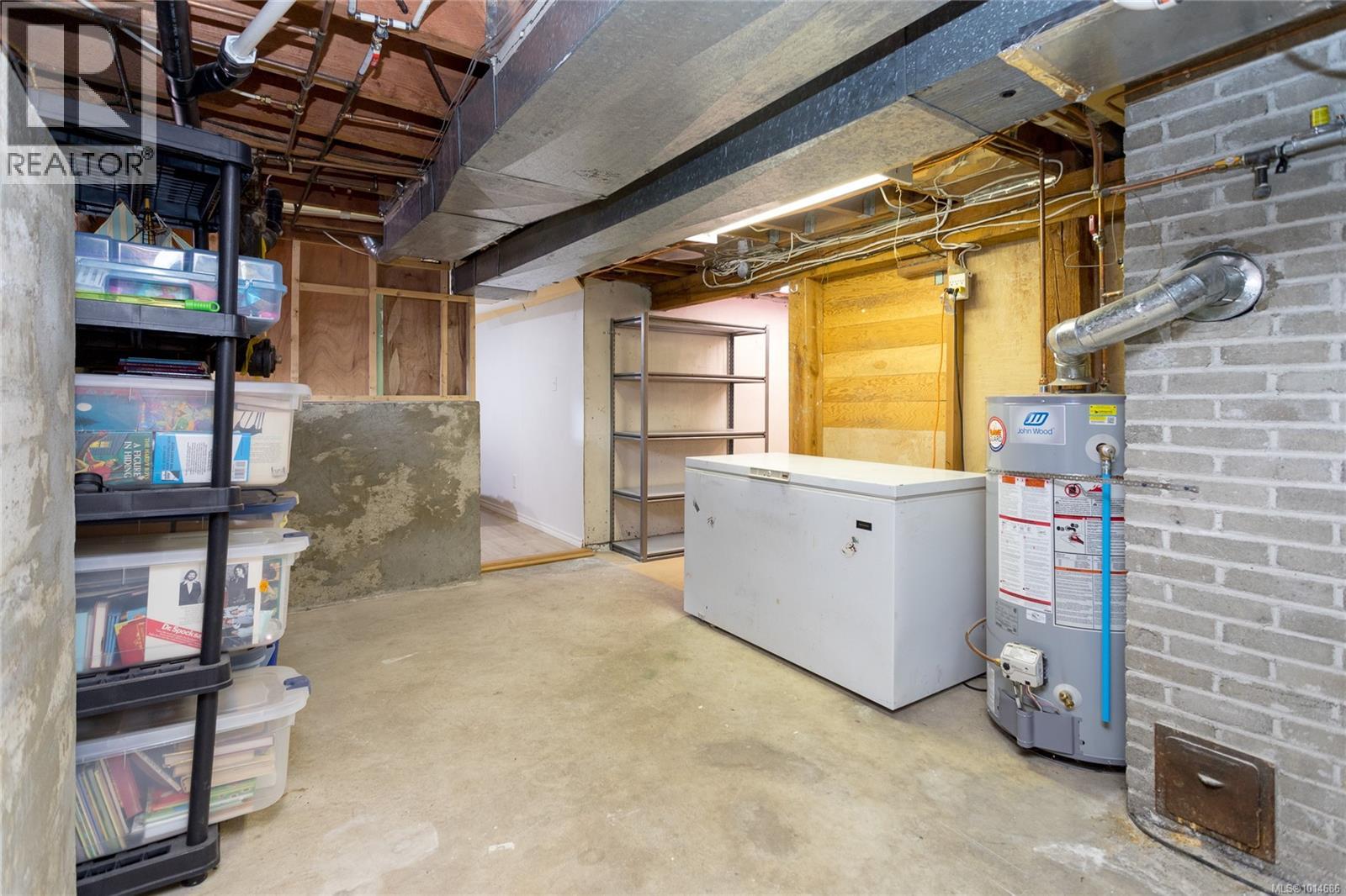 645 Baker St, Saanich