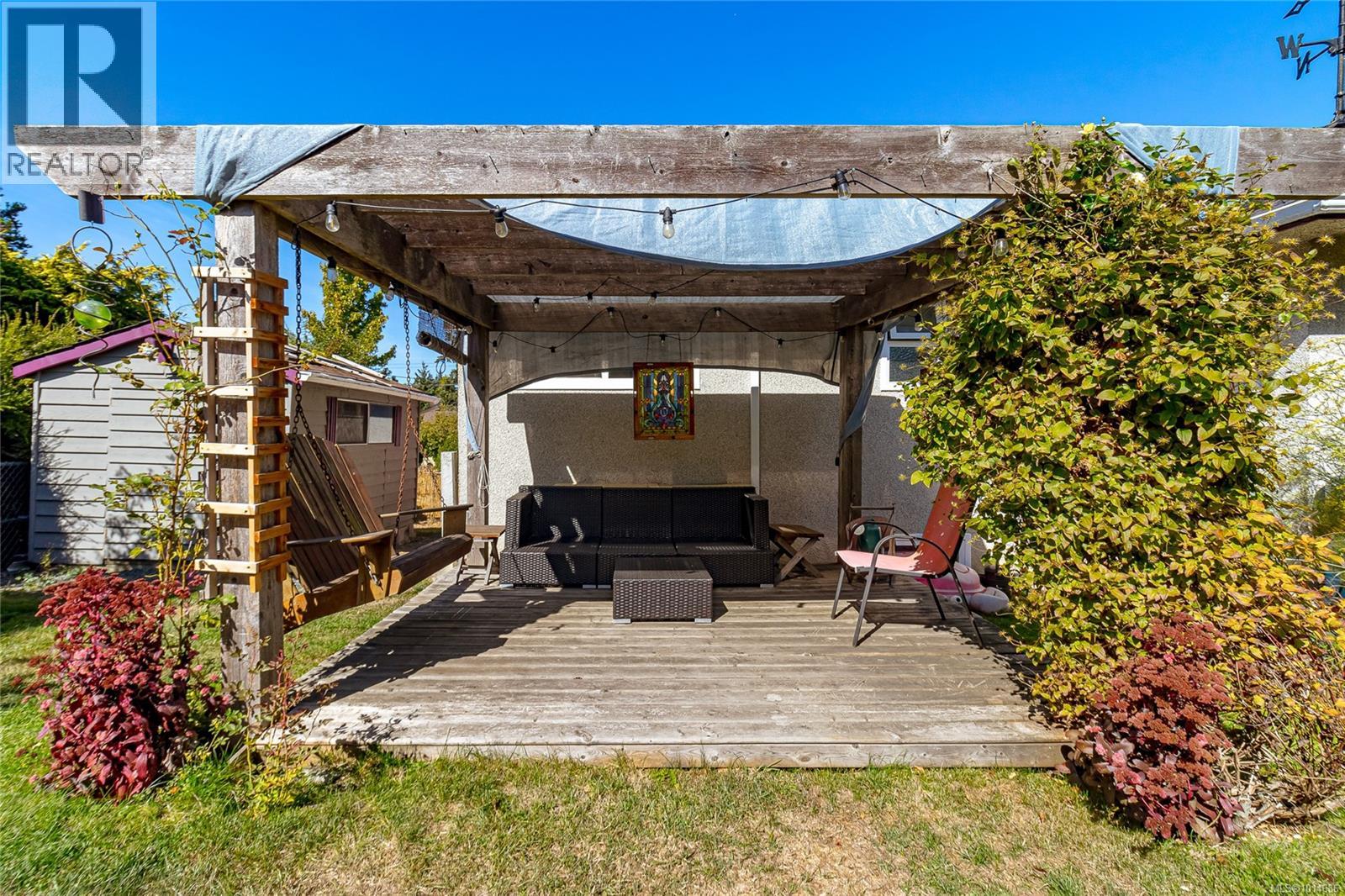 645 Baker St, Saanich
