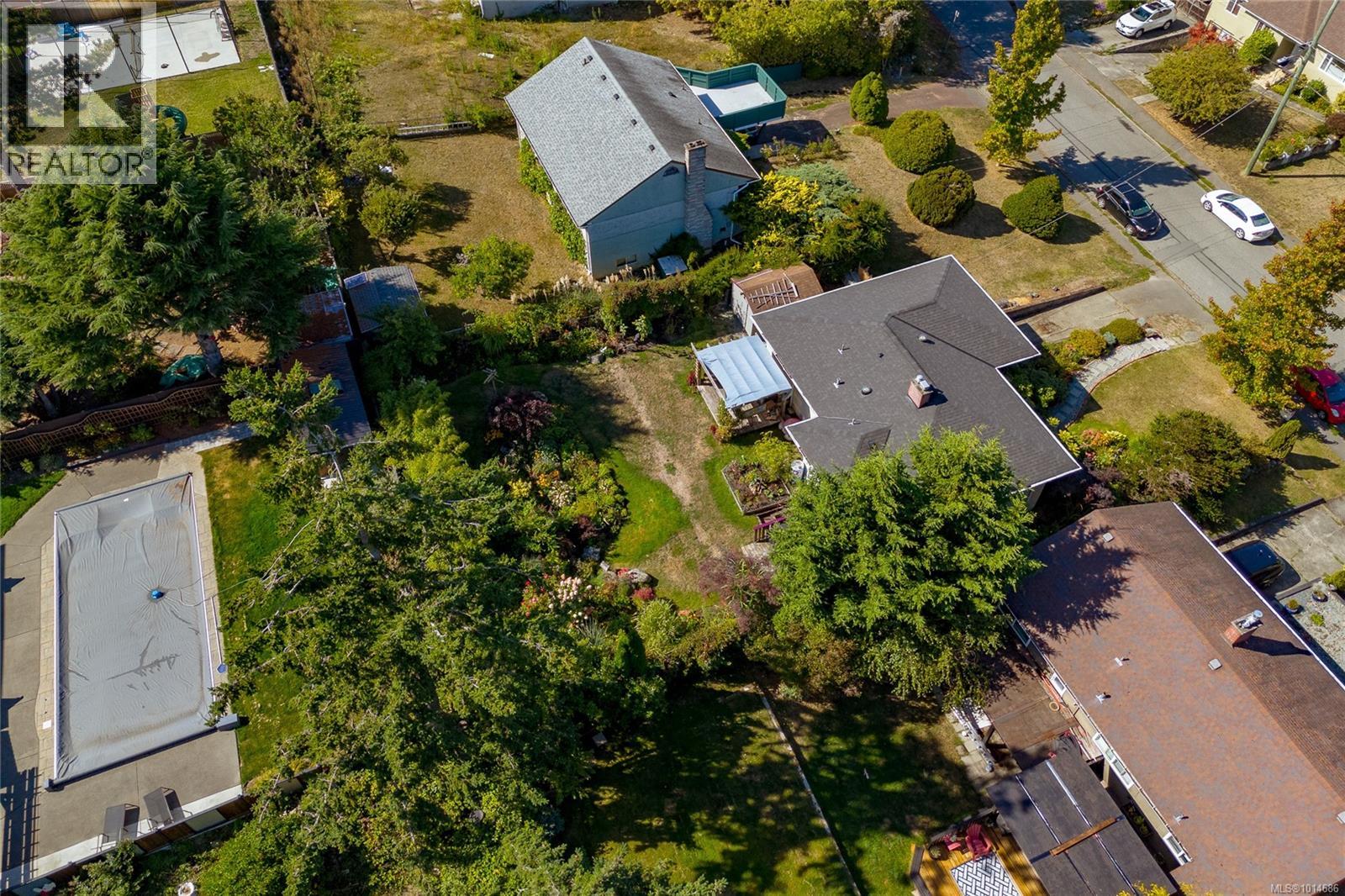 645 Baker St, Saanich