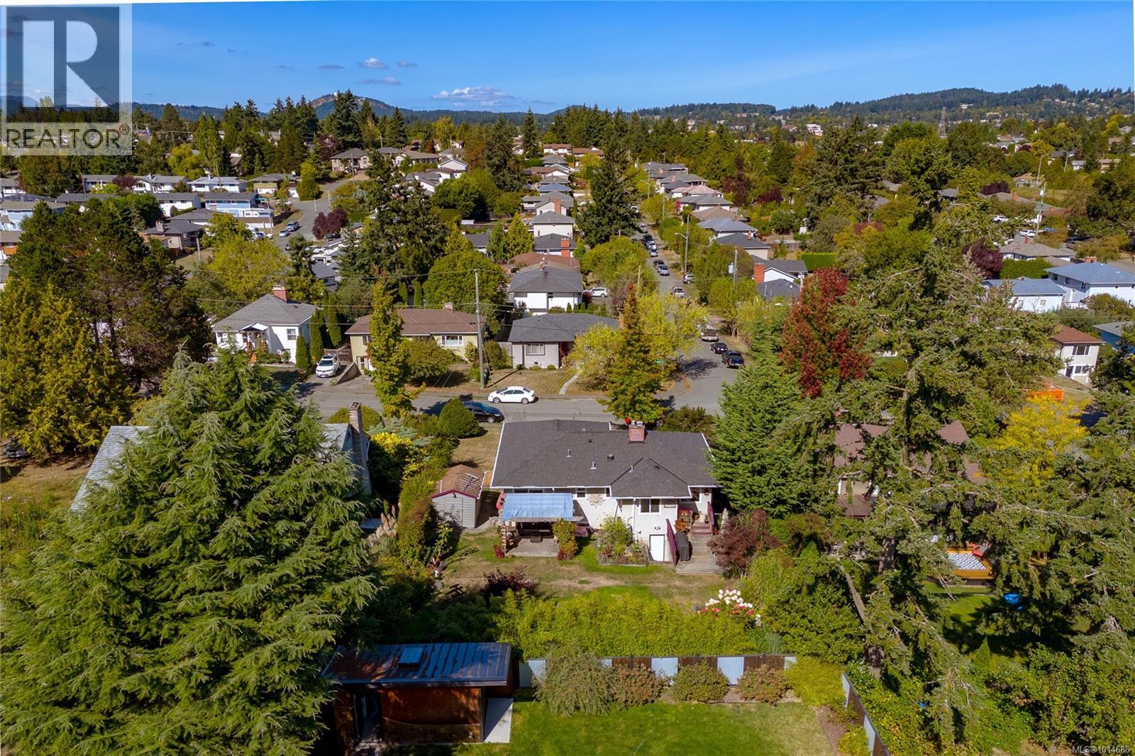 645 Baker St, Saanich