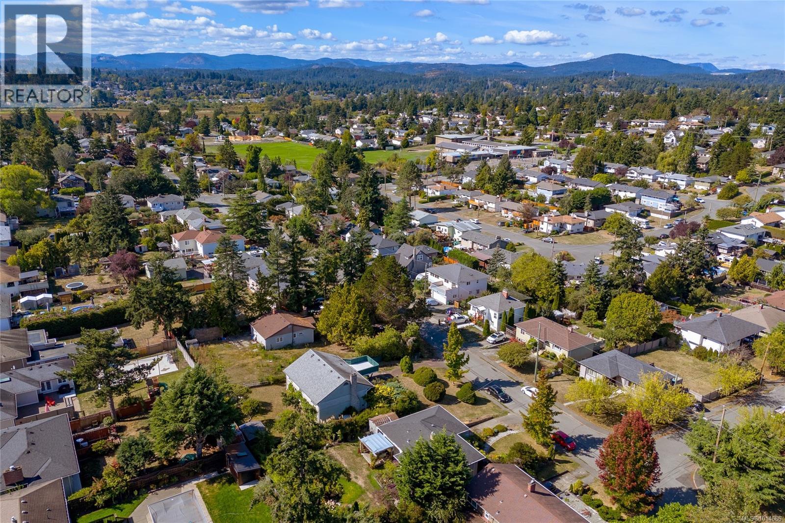 645 Baker St, Saanich