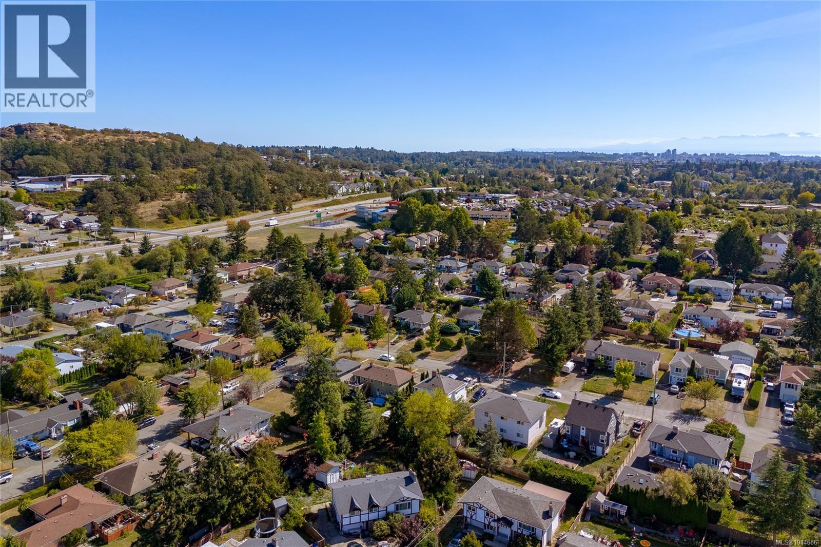 645 Baker St, Saanich