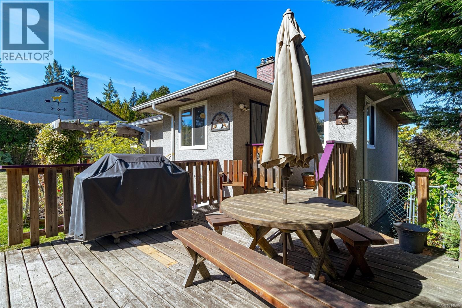 645 Baker St, Saanich