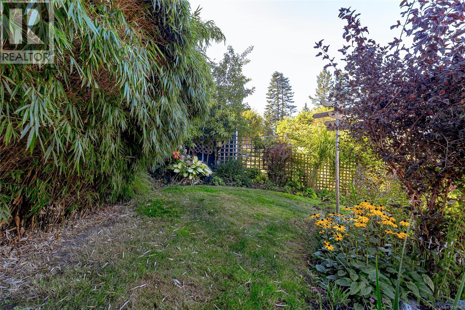 645 Baker St, Saanich