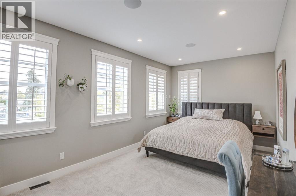 Single Family House for Sale in   Avenue SW Altadore Calgary 