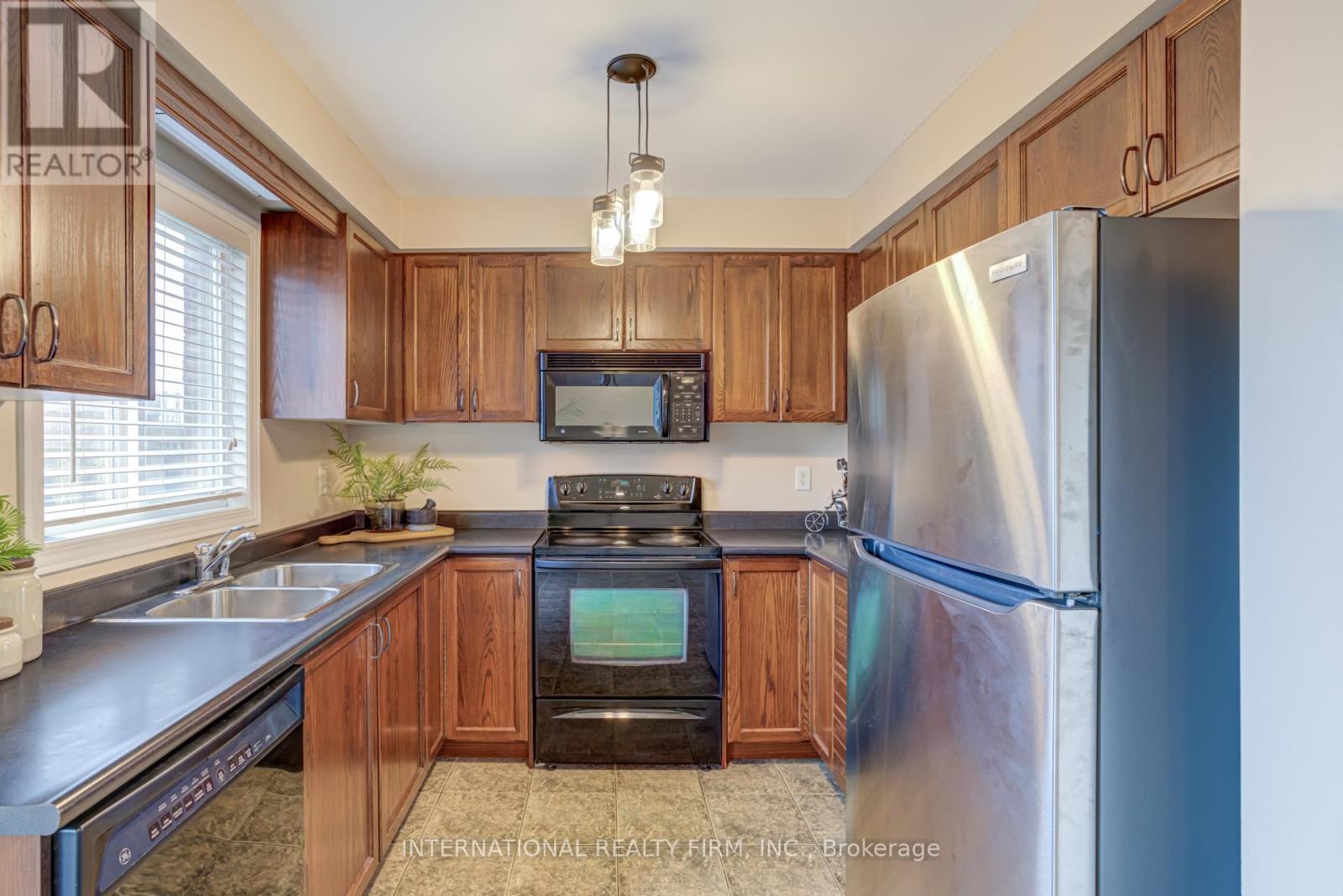Single Family House for Sale in    SOUTHSIDE PLACE Hamilton (Mountview) 