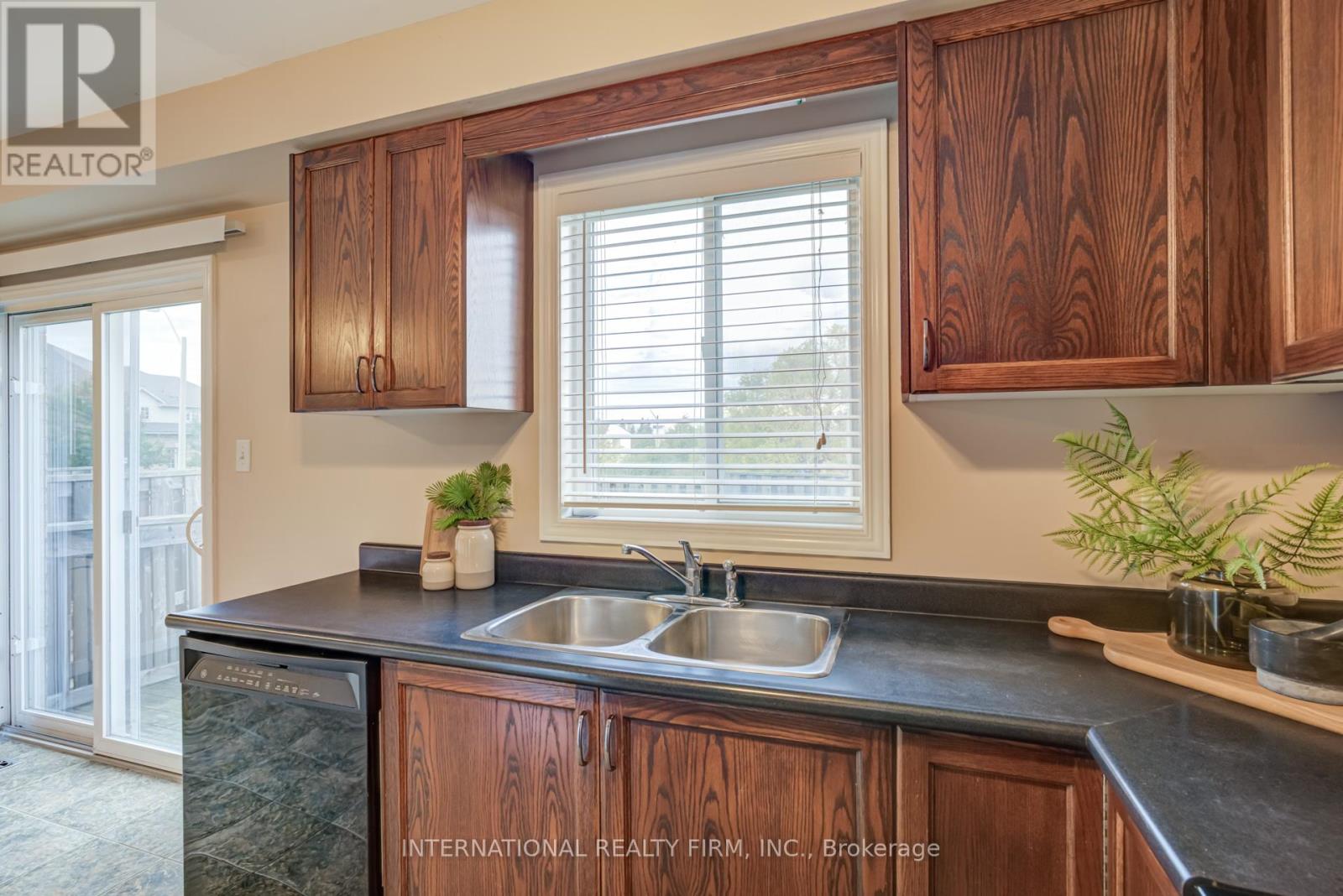 Single Family House for Sale in    SOUTHSIDE PLACE Hamilton (Mountview) 