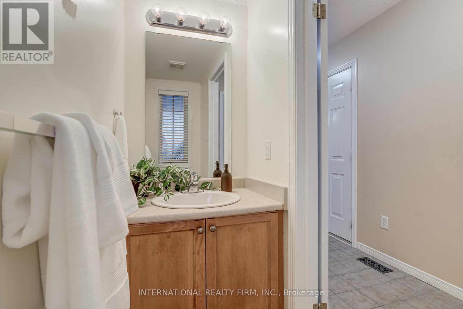 Single Family House for Sale in    SOUTHSIDE PLACE Hamilton (Mountview) 