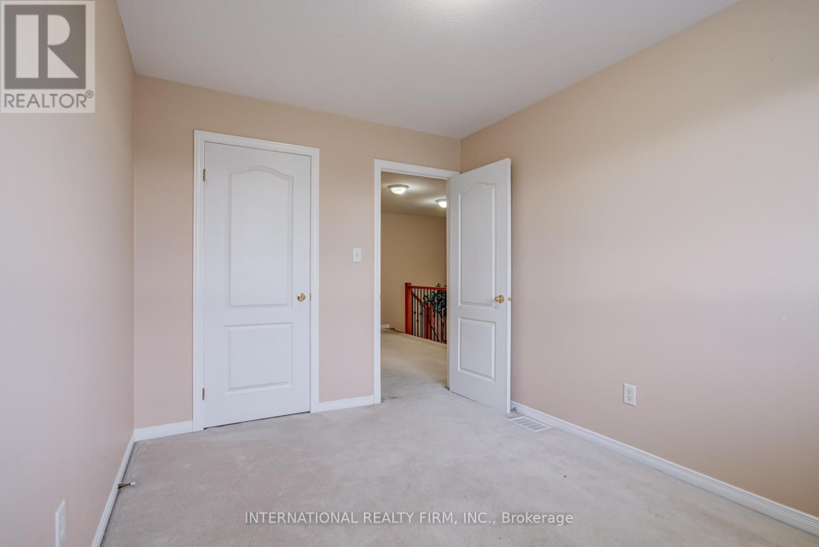Single Family House for Sale in    SOUTHSIDE PLACE Hamilton (Mountview) 