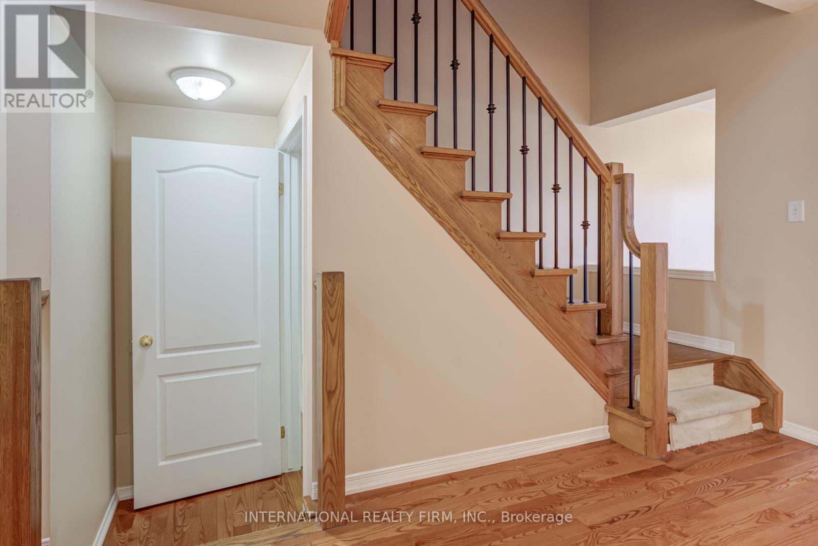Single Family House for Sale in    SOUTHSIDE PLACE Hamilton (Mountview) 