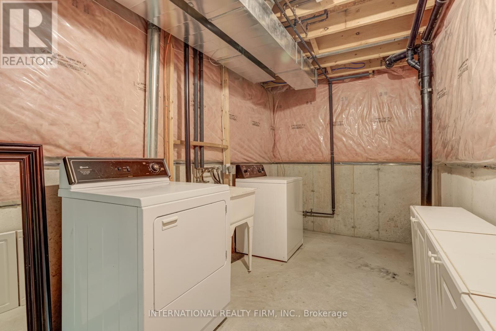 Single Family House for Sale in    SOUTHSIDE PLACE Hamilton (Mountview) 