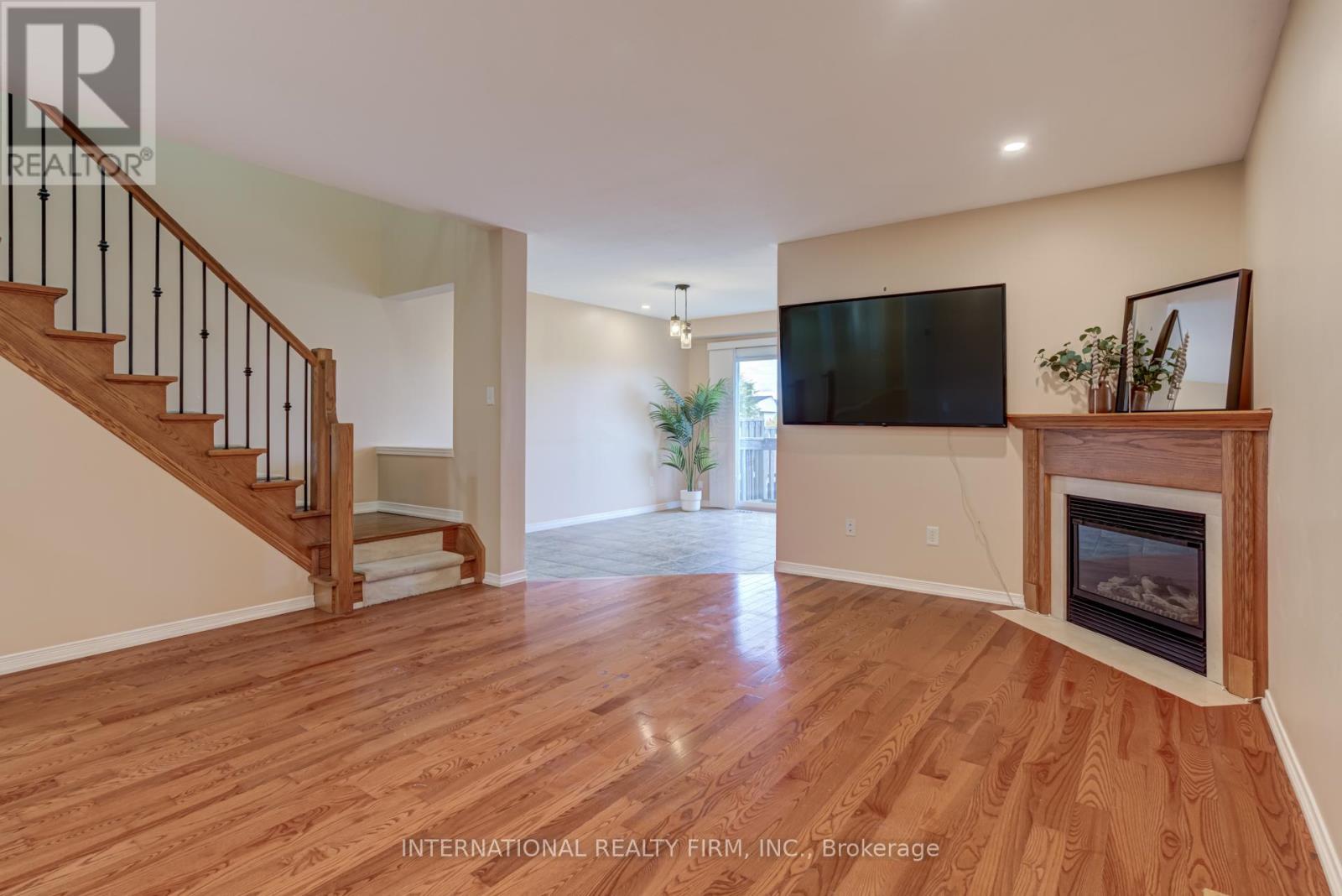 Single Family House for Sale in    SOUTHSIDE PLACE Hamilton (Mountview) 