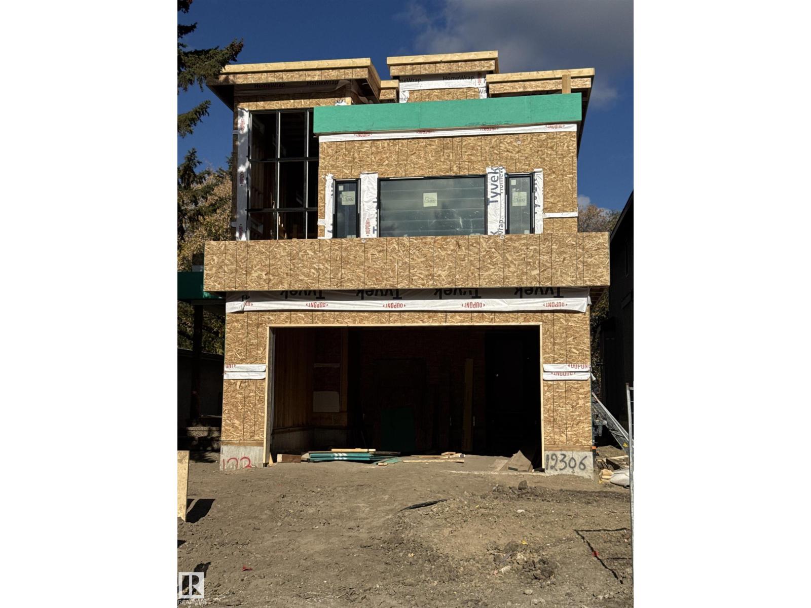 12306 39 AV NW, Edmonton