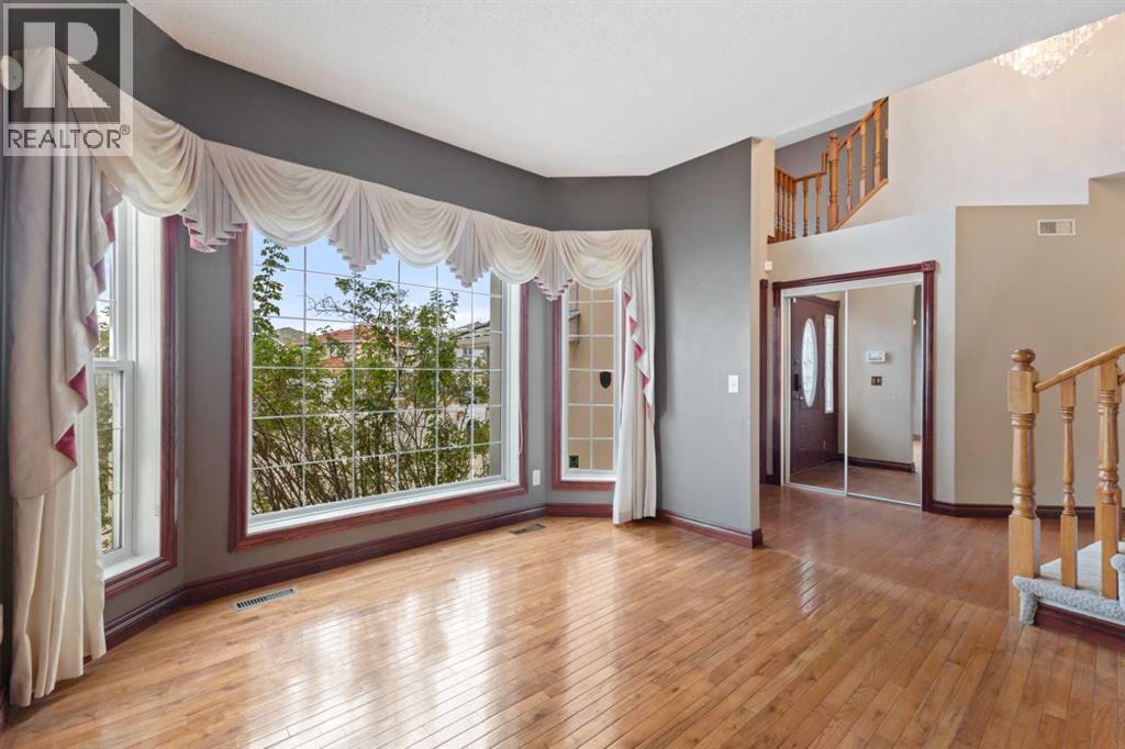 Single Family House for Sale in  Coral Shores Cape NE Coral Springs Calgary 