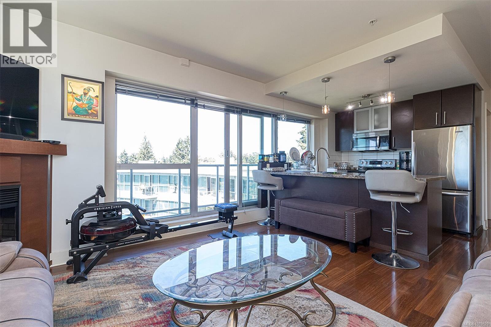 624 2745 Veterans Memorial Parkway, Langford
