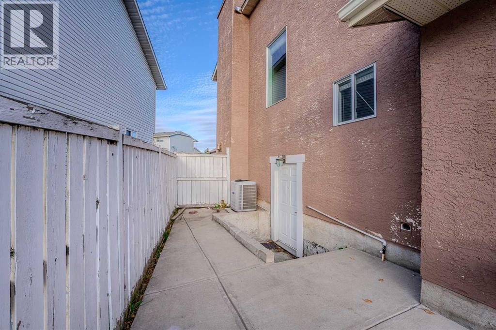 Single Family House for Sale in  Del Ray Crescent NE Monterey Park Calgary 
