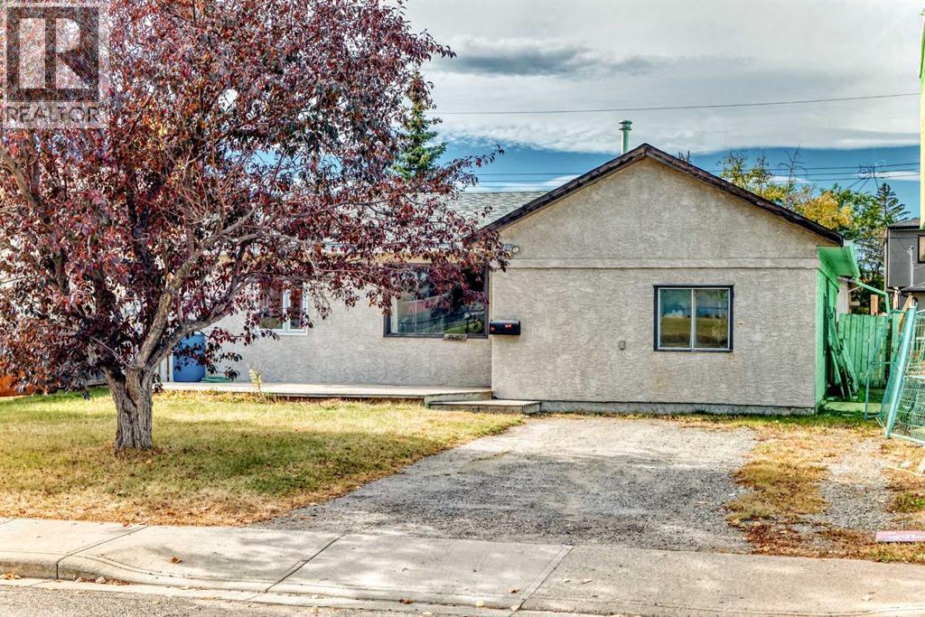 4647 79 Street NW, Calgary, Alberta