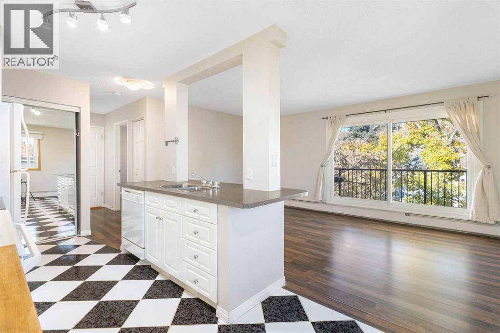 Single Family House for Sale in    Avenue NW Sunnyside Calgary 