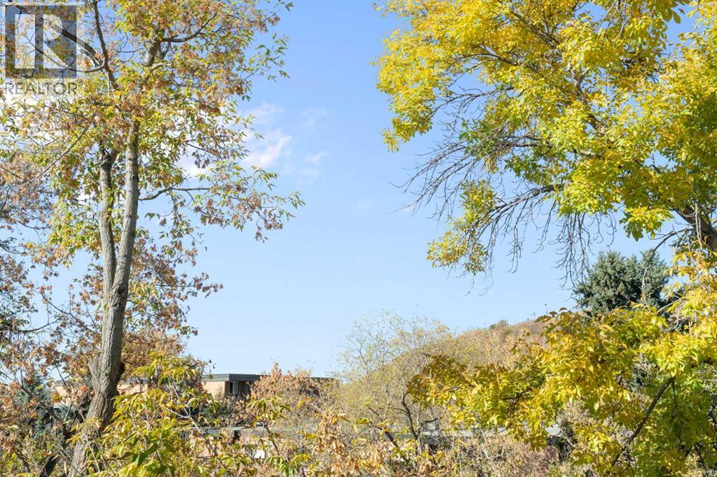 Single Family House for Sale in    Avenue NW Sunnyside Calgary 