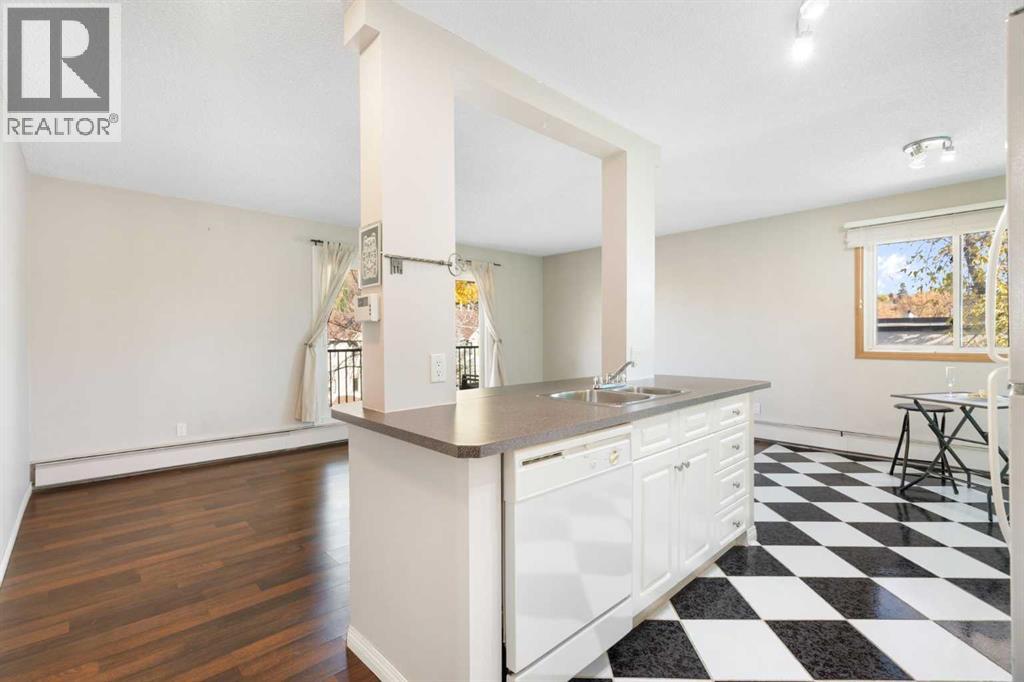 Single Family House for Sale in    Avenue NW Sunnyside Calgary 