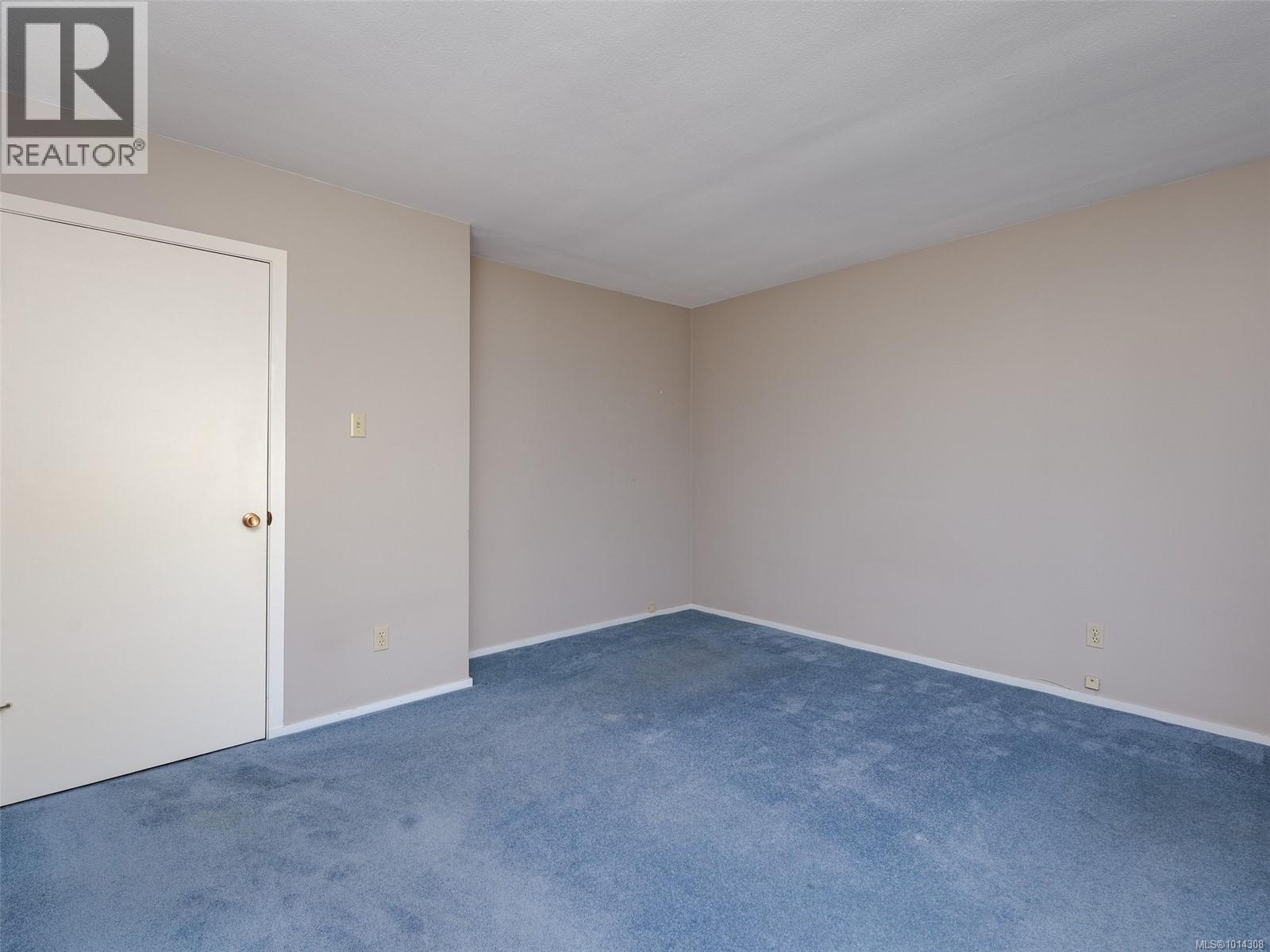 200 2747 Satellite Street, Oak Bay