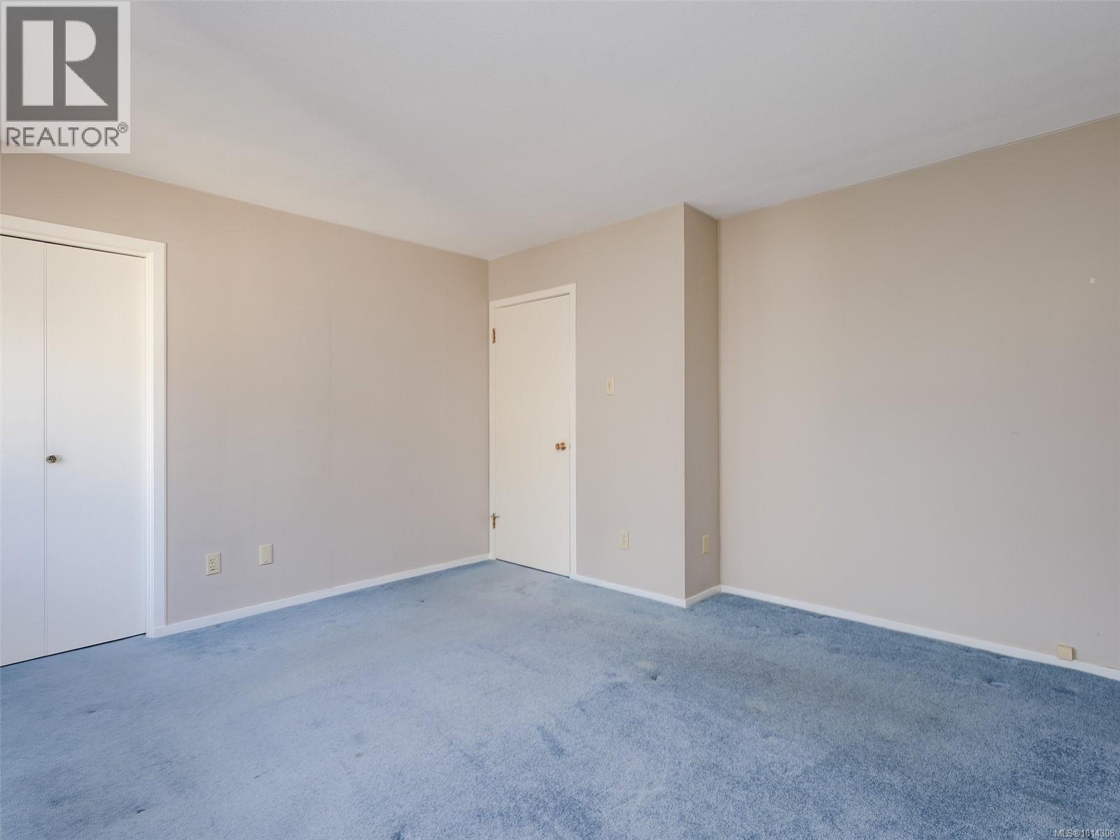200 2747 Satellite Street, Oak Bay